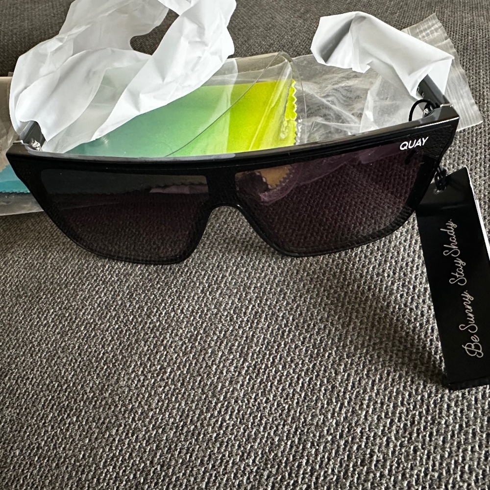 QUAY Nighfall  sunglasses